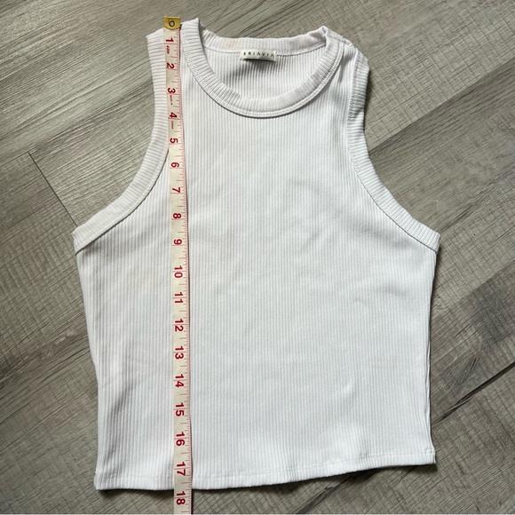 BRIAVIA BRIDGEWATER RIBBED TANK White Ribbed Tank Top Medium - Picture 14 of 16